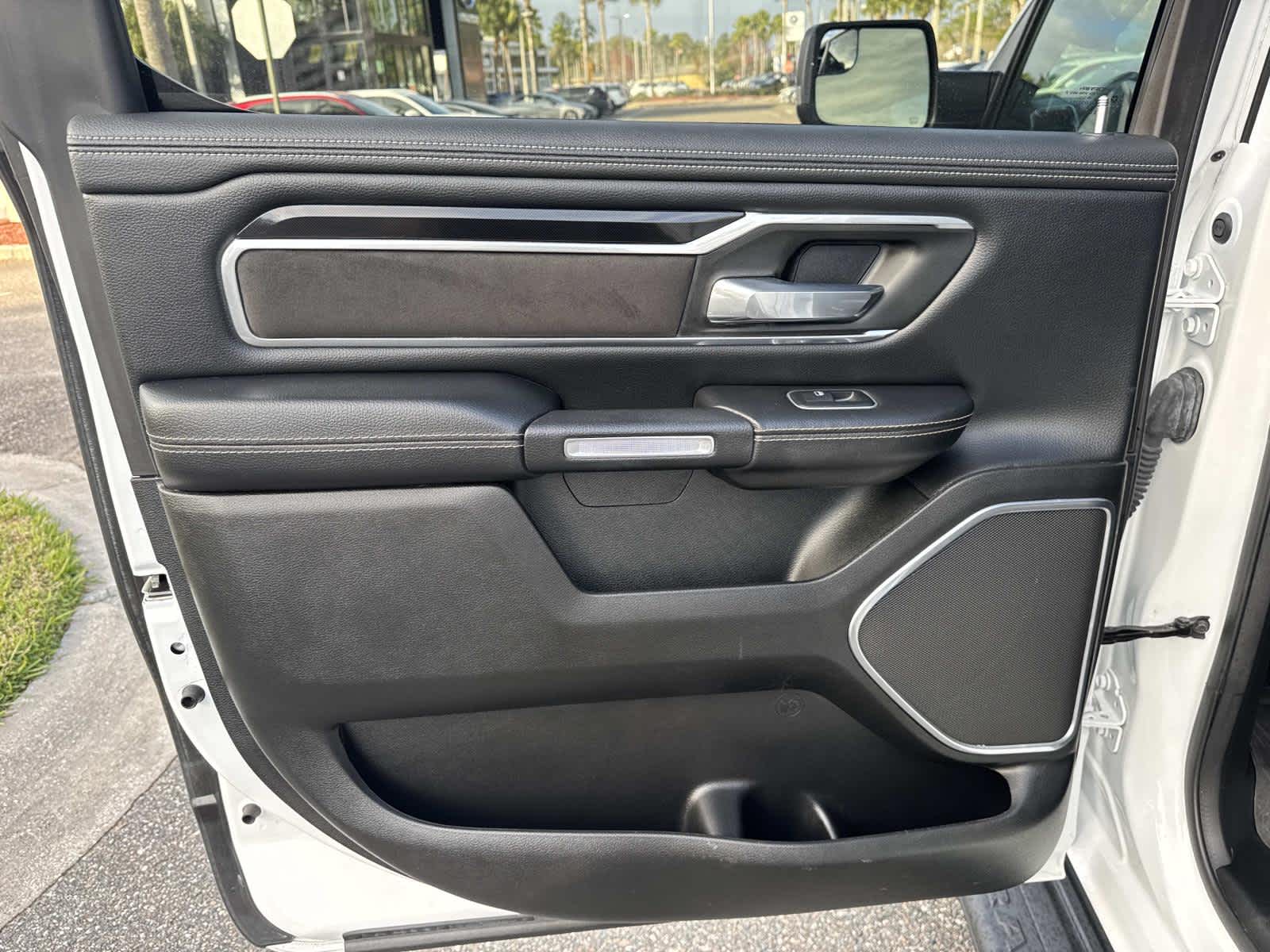 2022 RAM 1500 Laramie 4x2 Crew Cab 57 Box