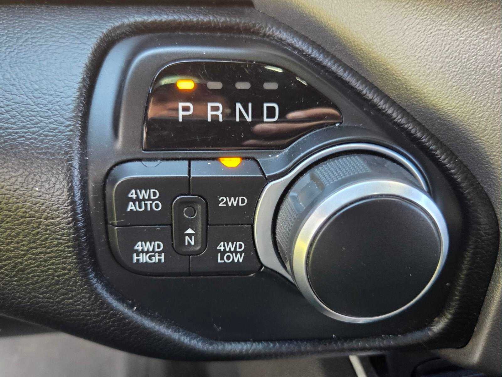 2019 RAM 1500 Big Horn/Lone Star 4x4 Crew Cab 57 Box