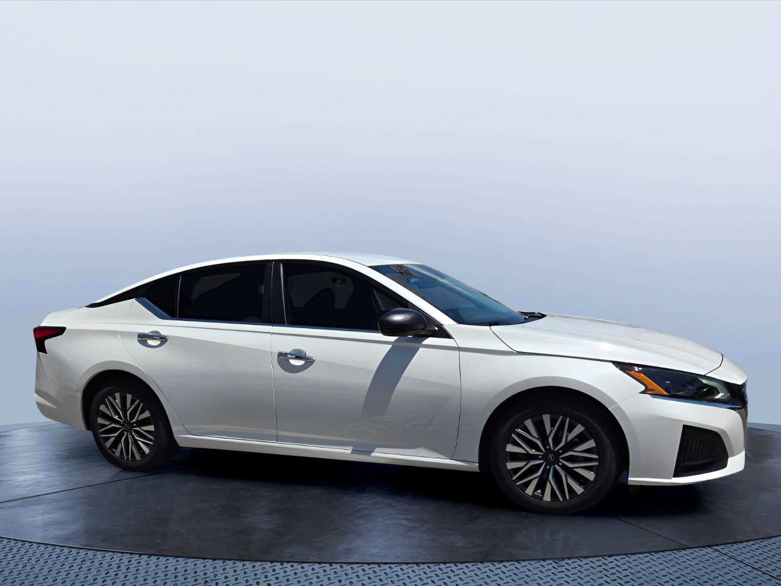2024 Nissan Altima 2.5 SV Sedan