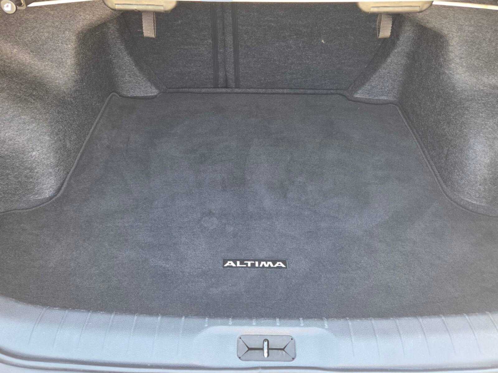 2024 Nissan Altima 2.5 SV Sedan
