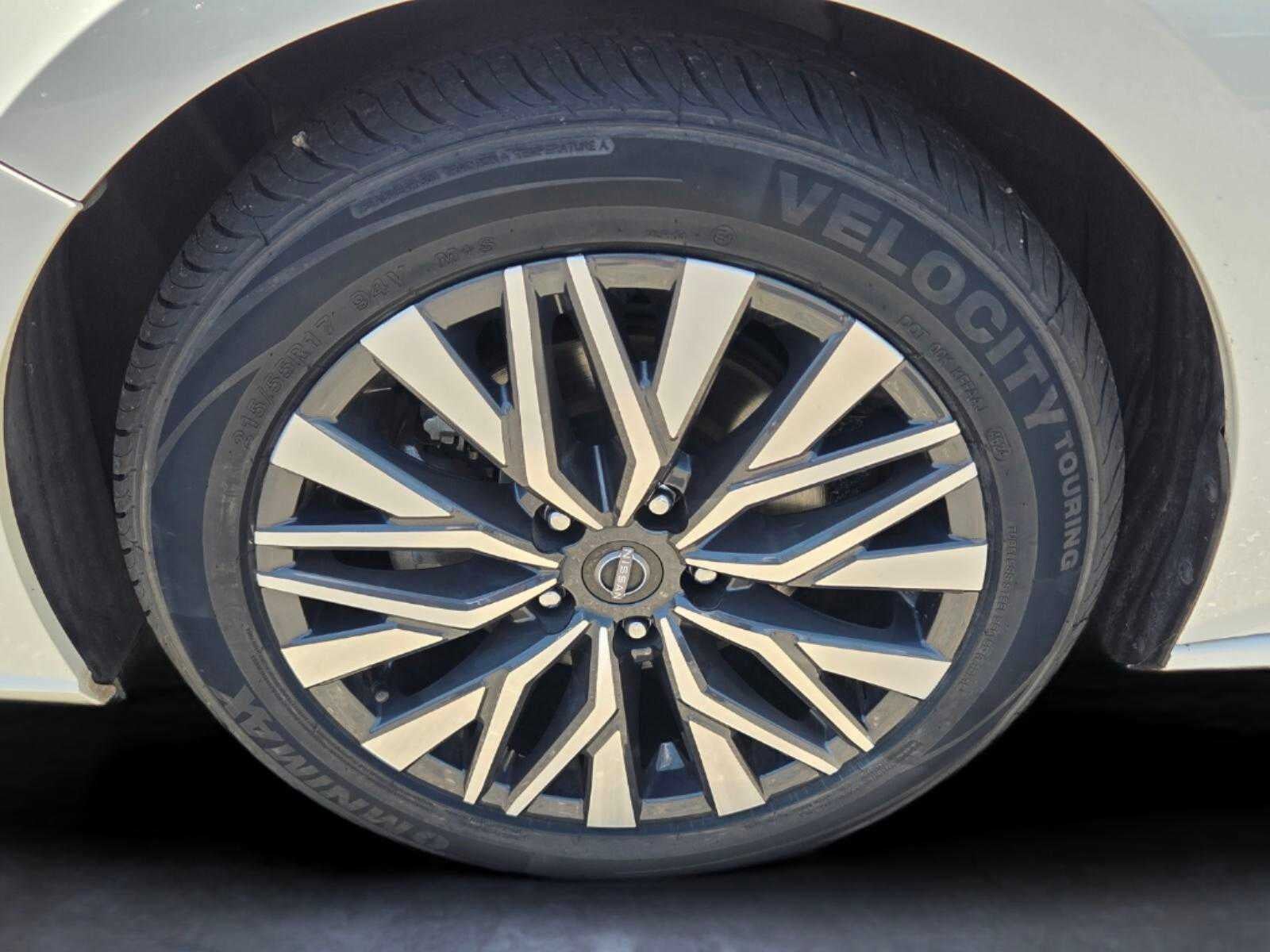 2024 Nissan Altima 2.5 SV Sedan