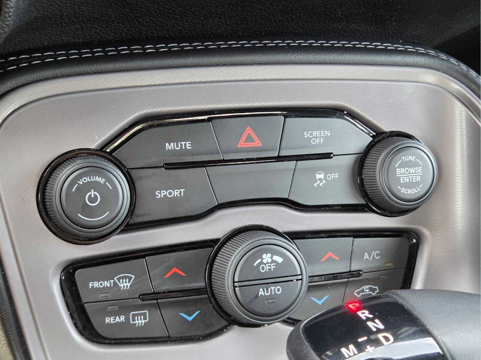 2023 Dodge Challenger SXT RWD
