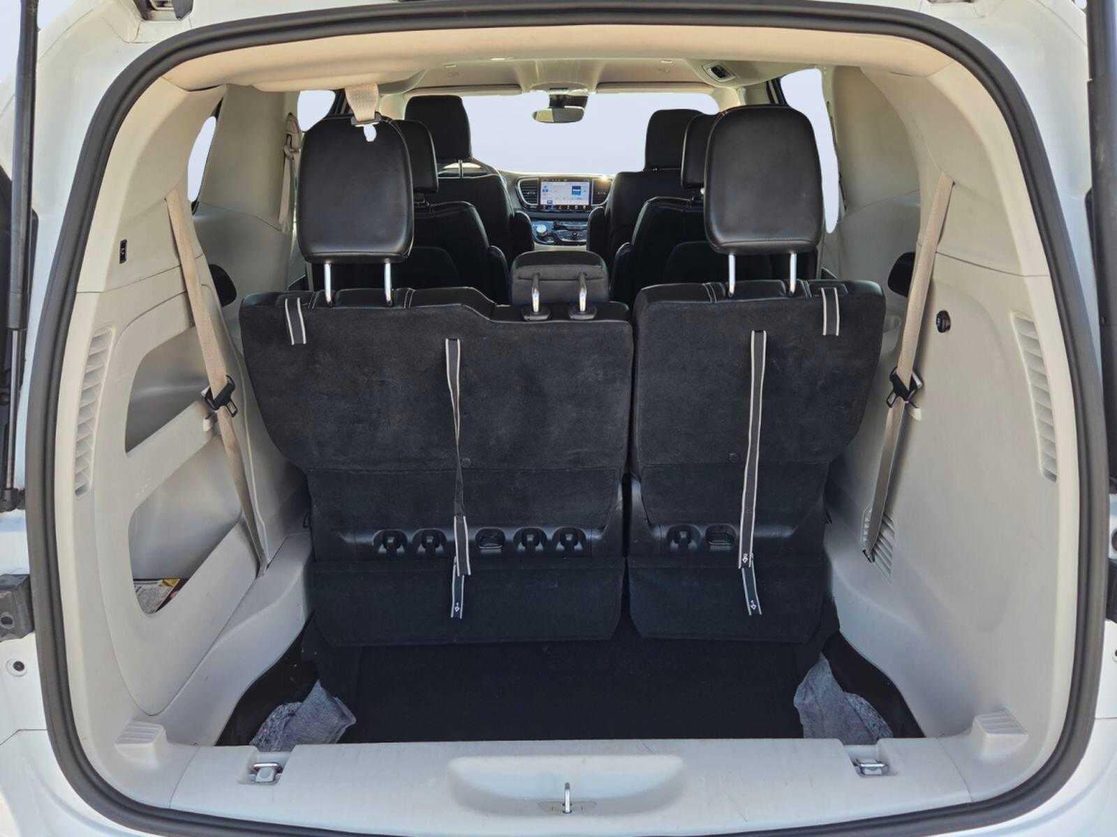2023 Chrysler Pacifica Touring L FWD