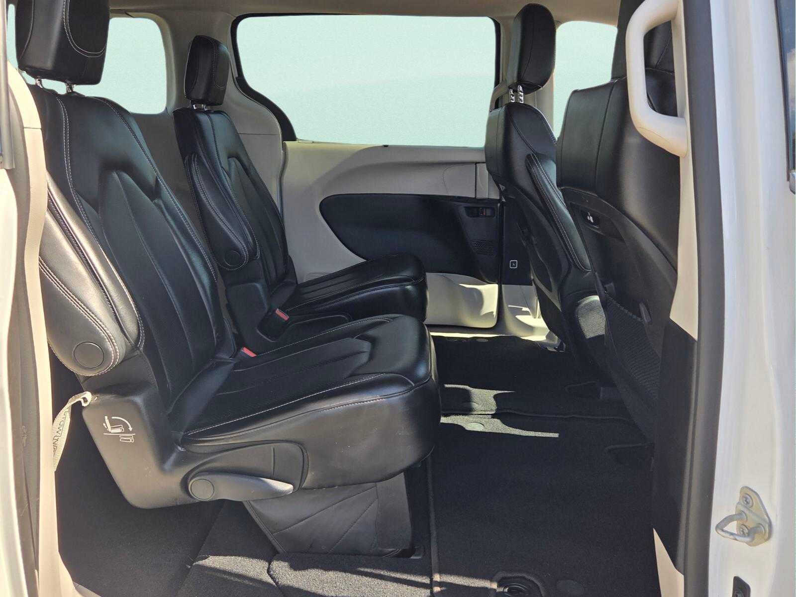2023 Chrysler Pacifica Touring L FWD