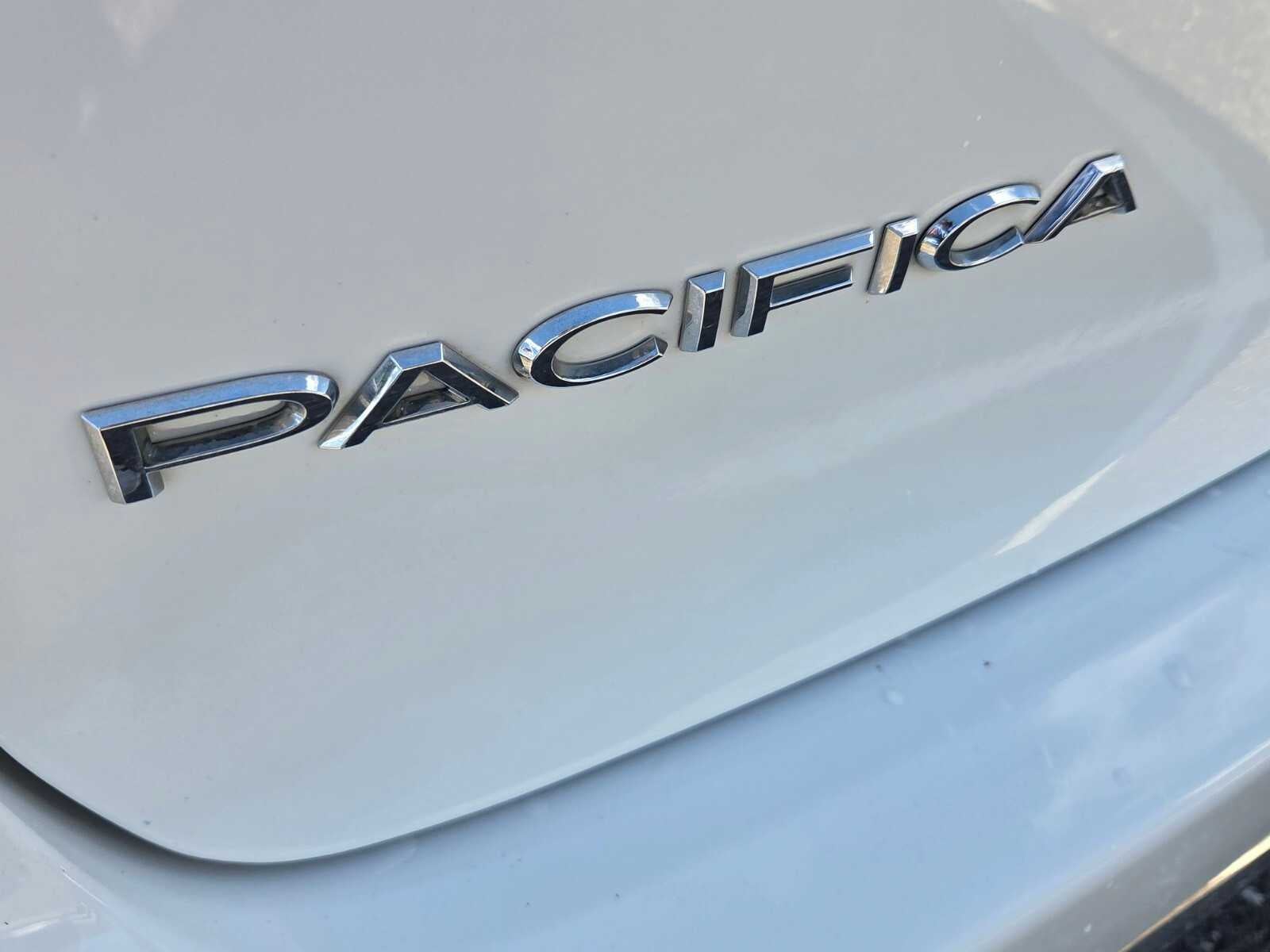 2023 Chrysler Pacifica Touring L FWD