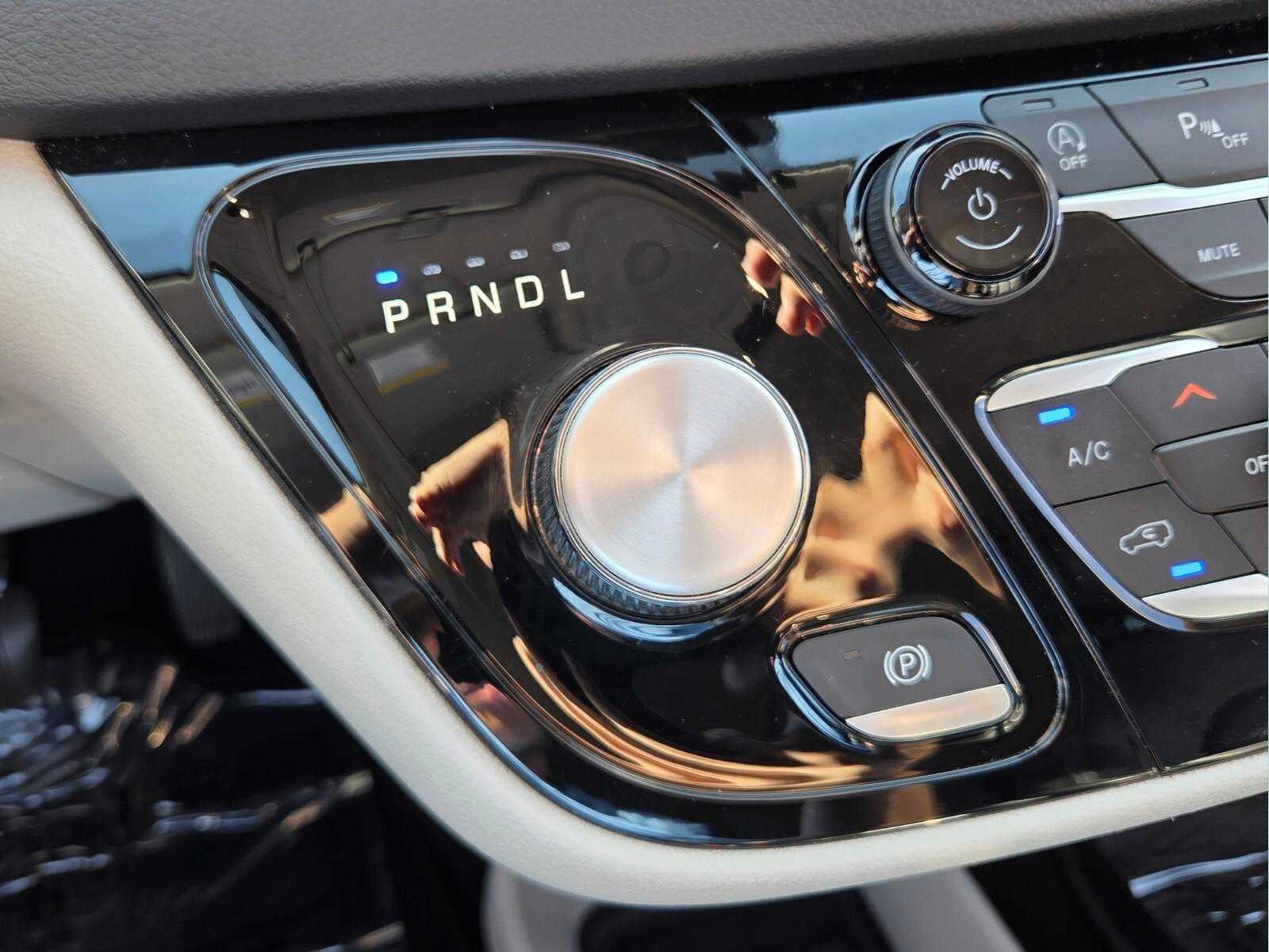 2023 Chrysler Pacifica Touring L FWD