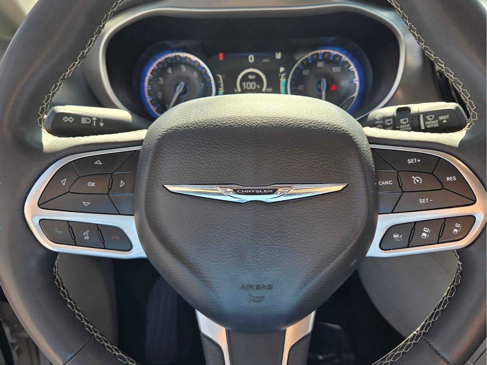 2023 Chrysler Pacifica Touring L FWD
