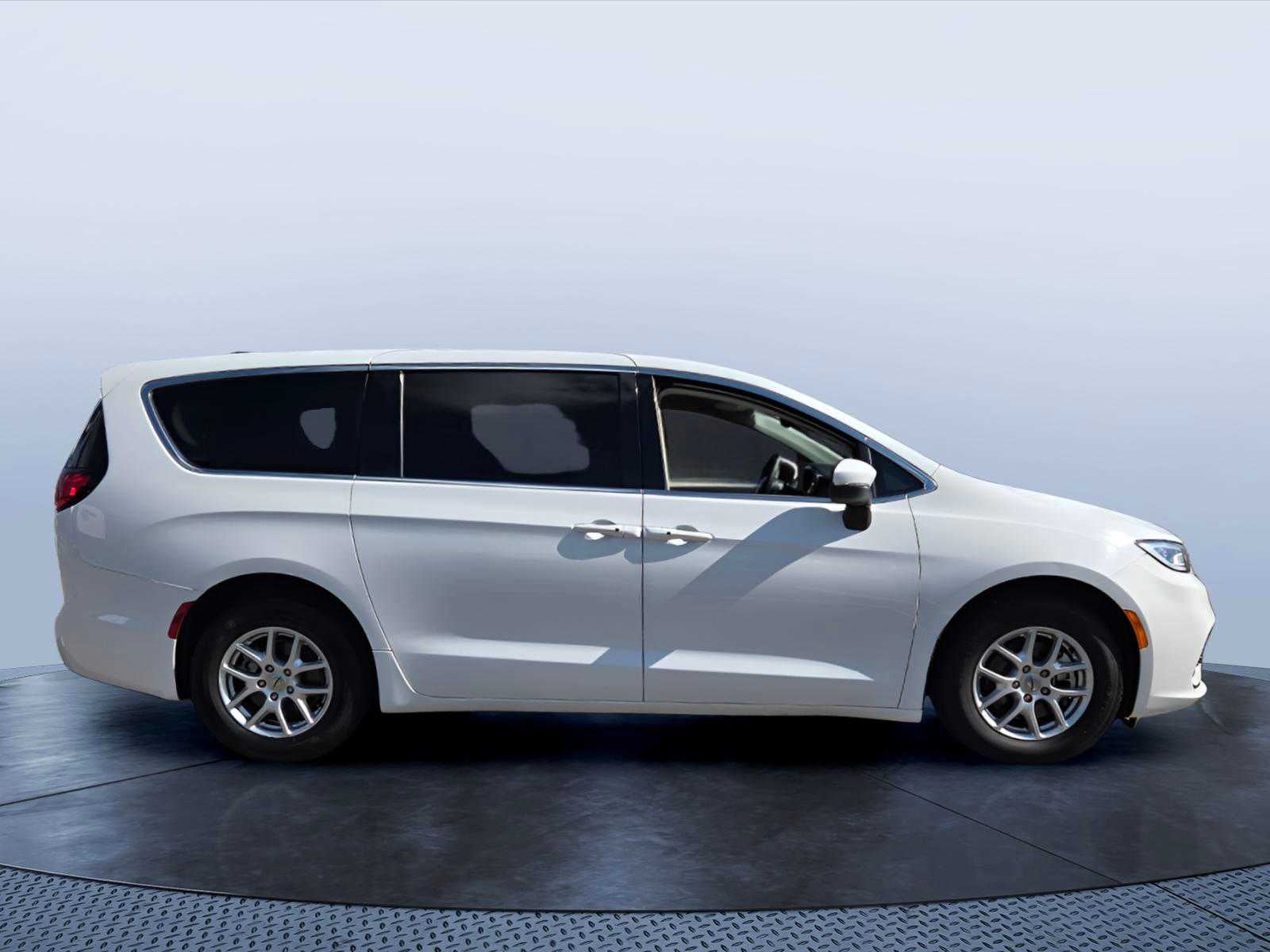 2023 Chrysler Pacifica Touring L FWD