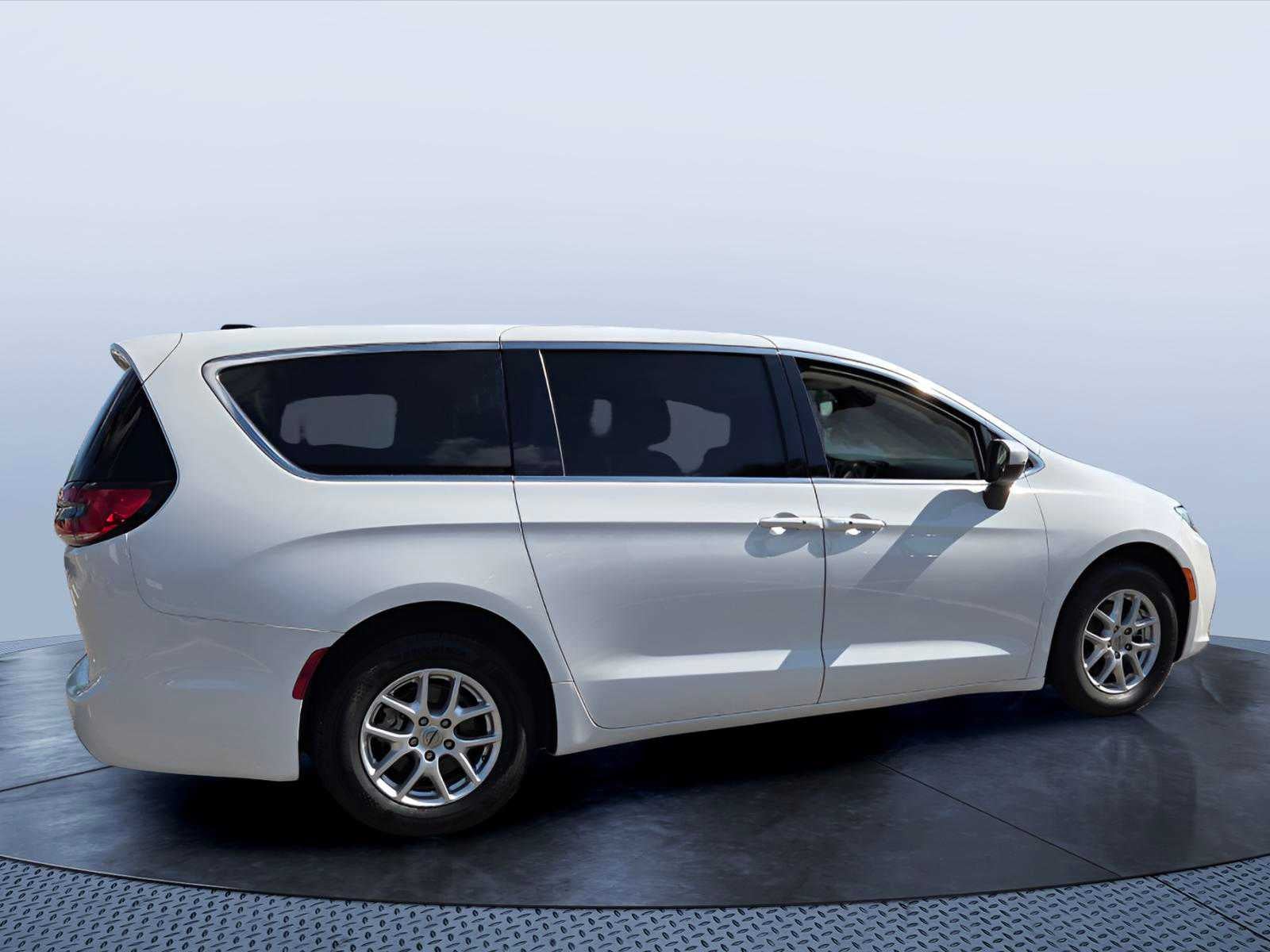 2023 Chrysler Pacifica Touring L FWD