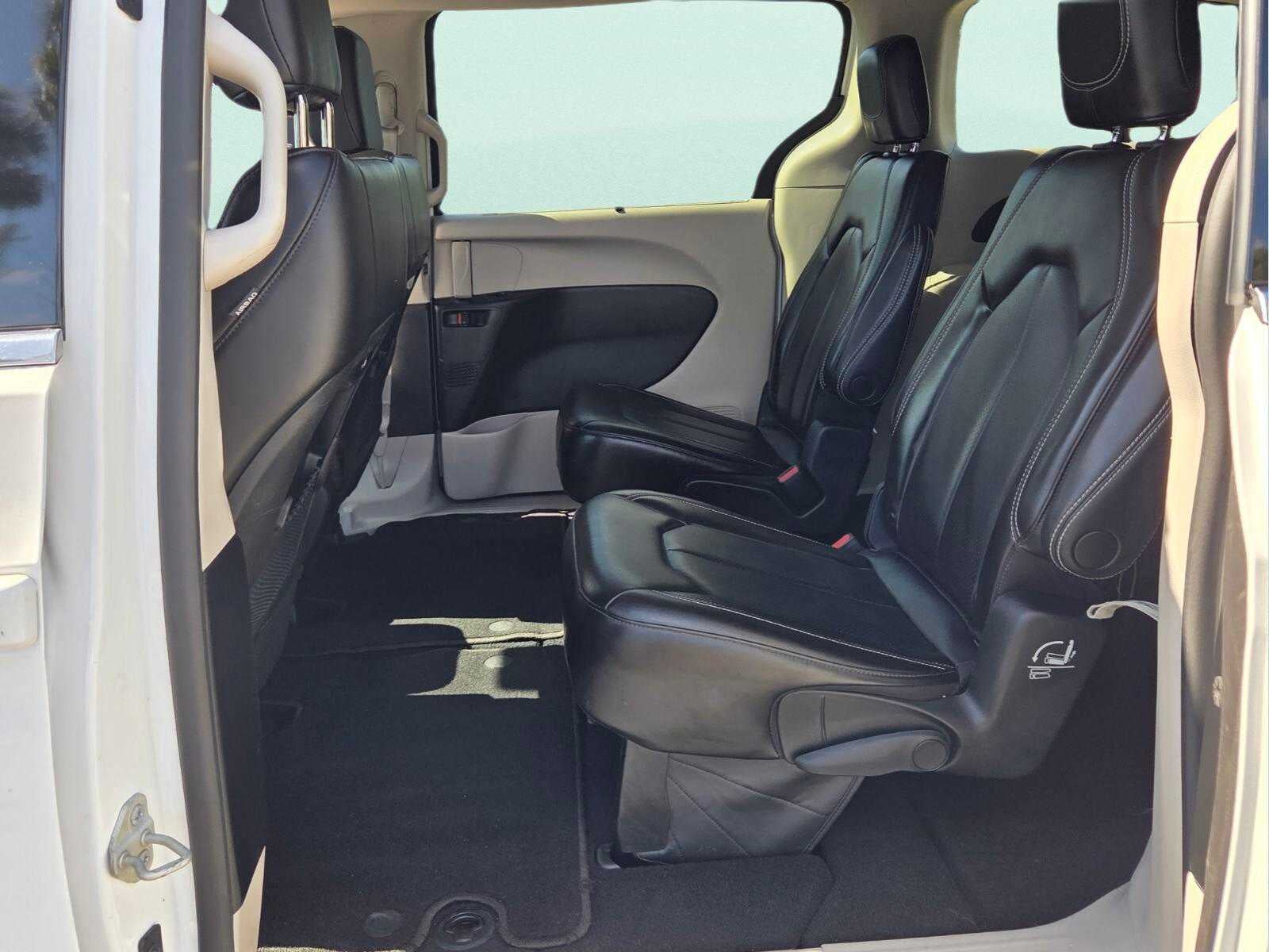 2023 Chrysler Pacifica Touring L FWD