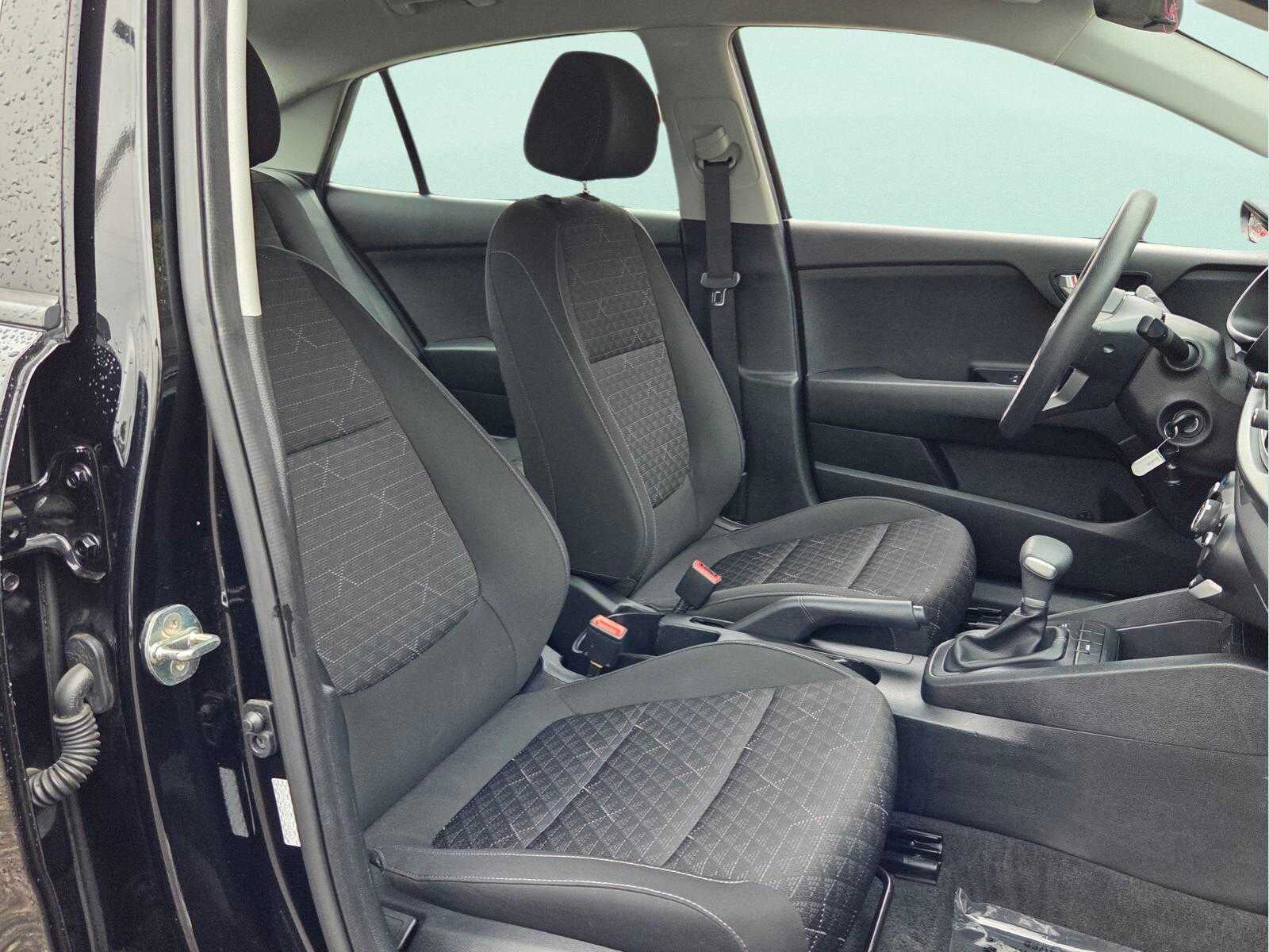 2023 Kia Rio LX IVT