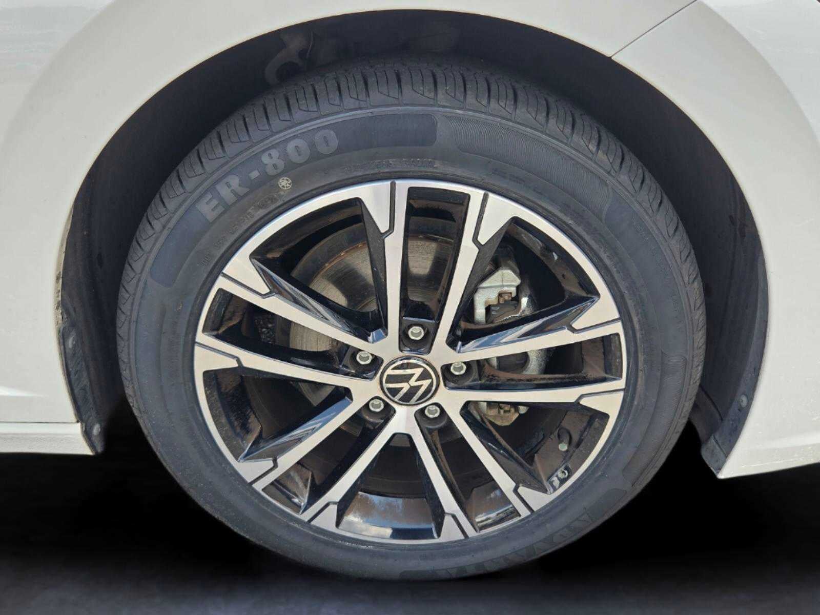 2024 Volkswagen Jetta Sport Auto
