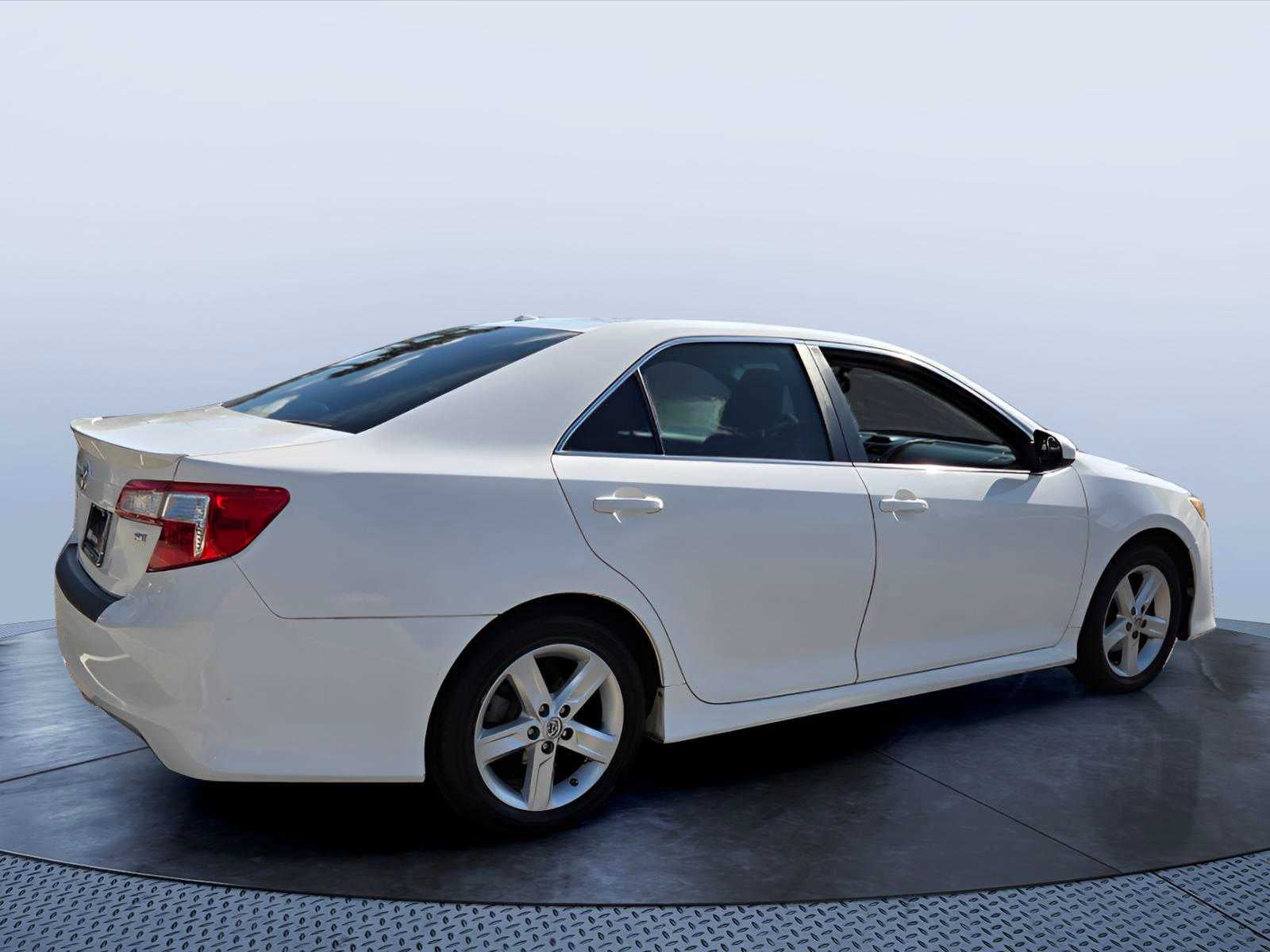 2014 Toyota Camry 4dr Sdn I4 Auto SE *Ltd Avail*