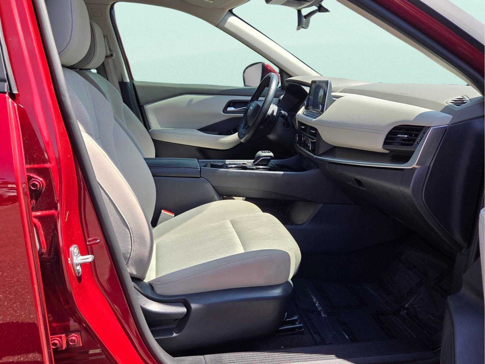 2025 Nissan Rogue AWD SV