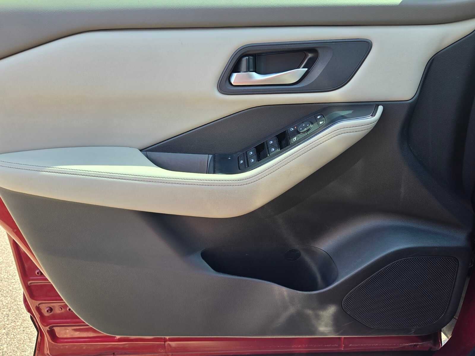 2025 Nissan Rogue AWD SV