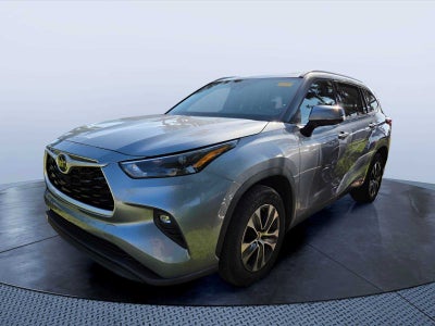 2022 Toyota Highlander XLE FWD