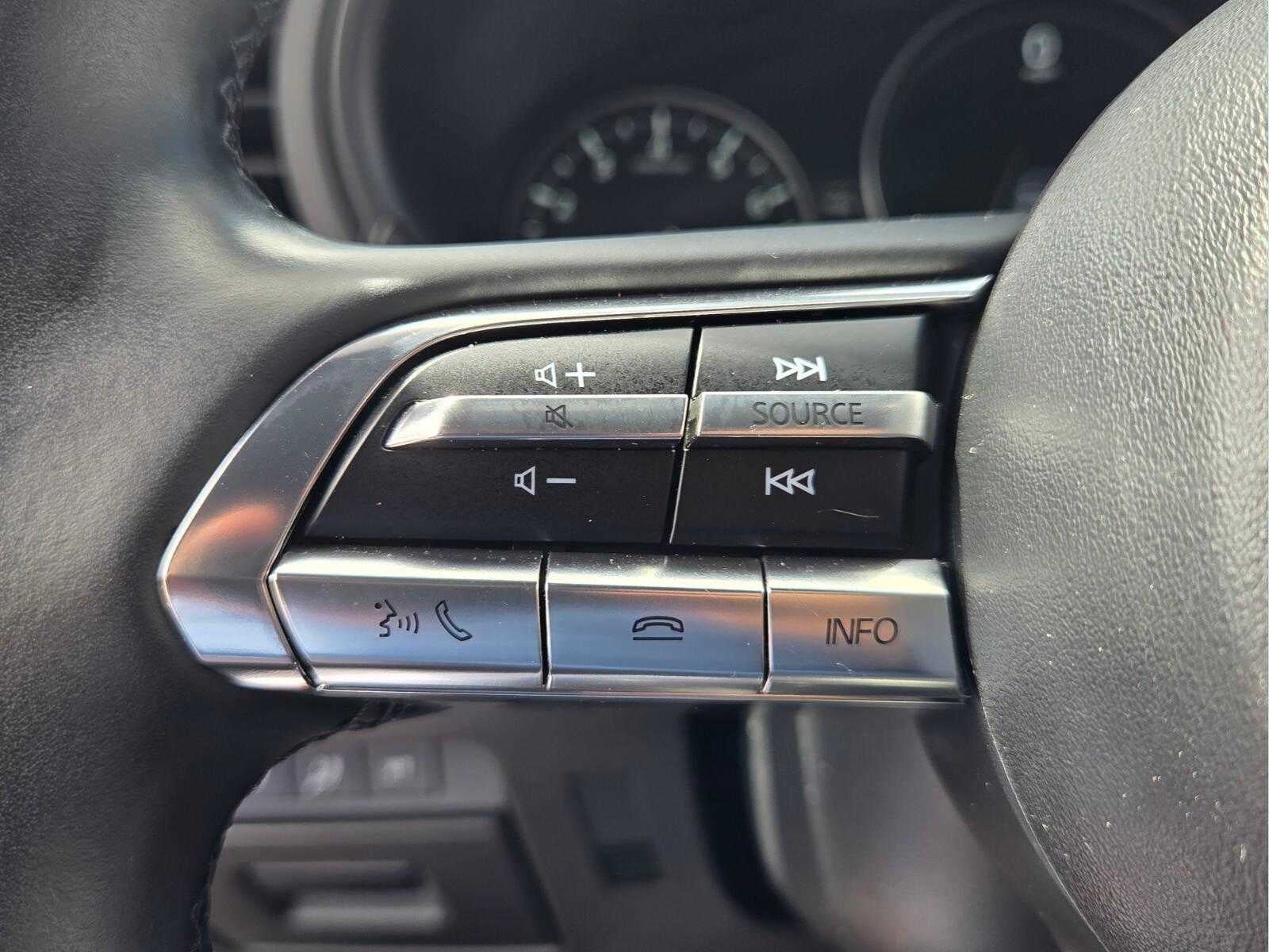 2023 Mazda Mazda3 Hatchback 2.5 S Preferred Auto FWD