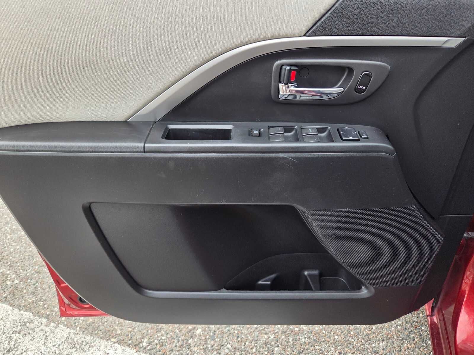 2012 Mazda MAZDA5 4dr Wgn Auto Sport