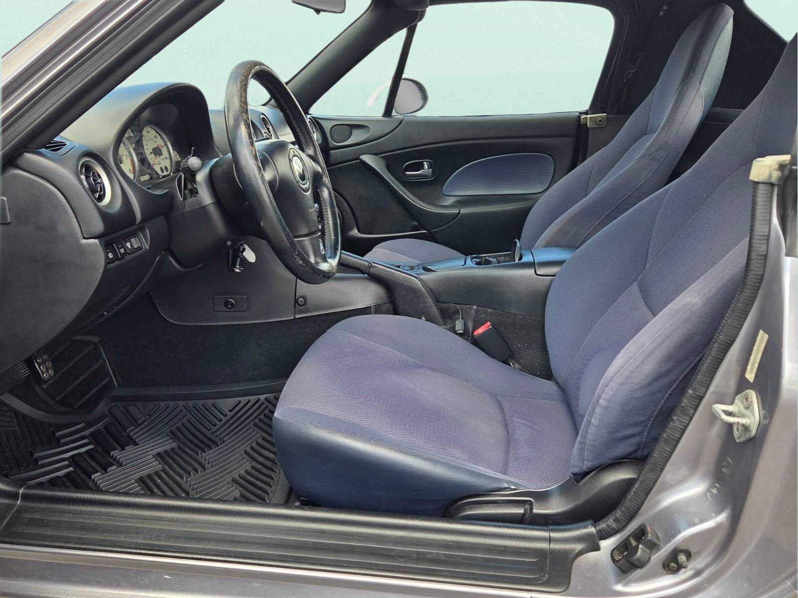 2003 Mazda Mazda MX-5 Miata 2dr Conv LS Auto