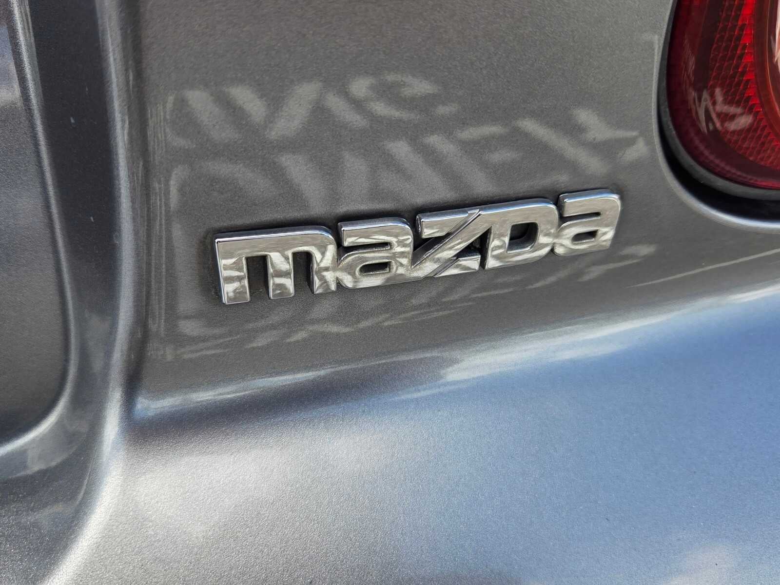 2003 Mazda Mazda MX-5 Miata 2dr Conv LS Auto
