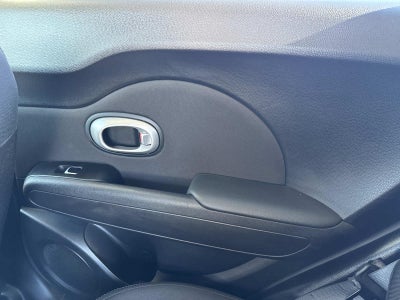 2018 Kia Soul + Auto