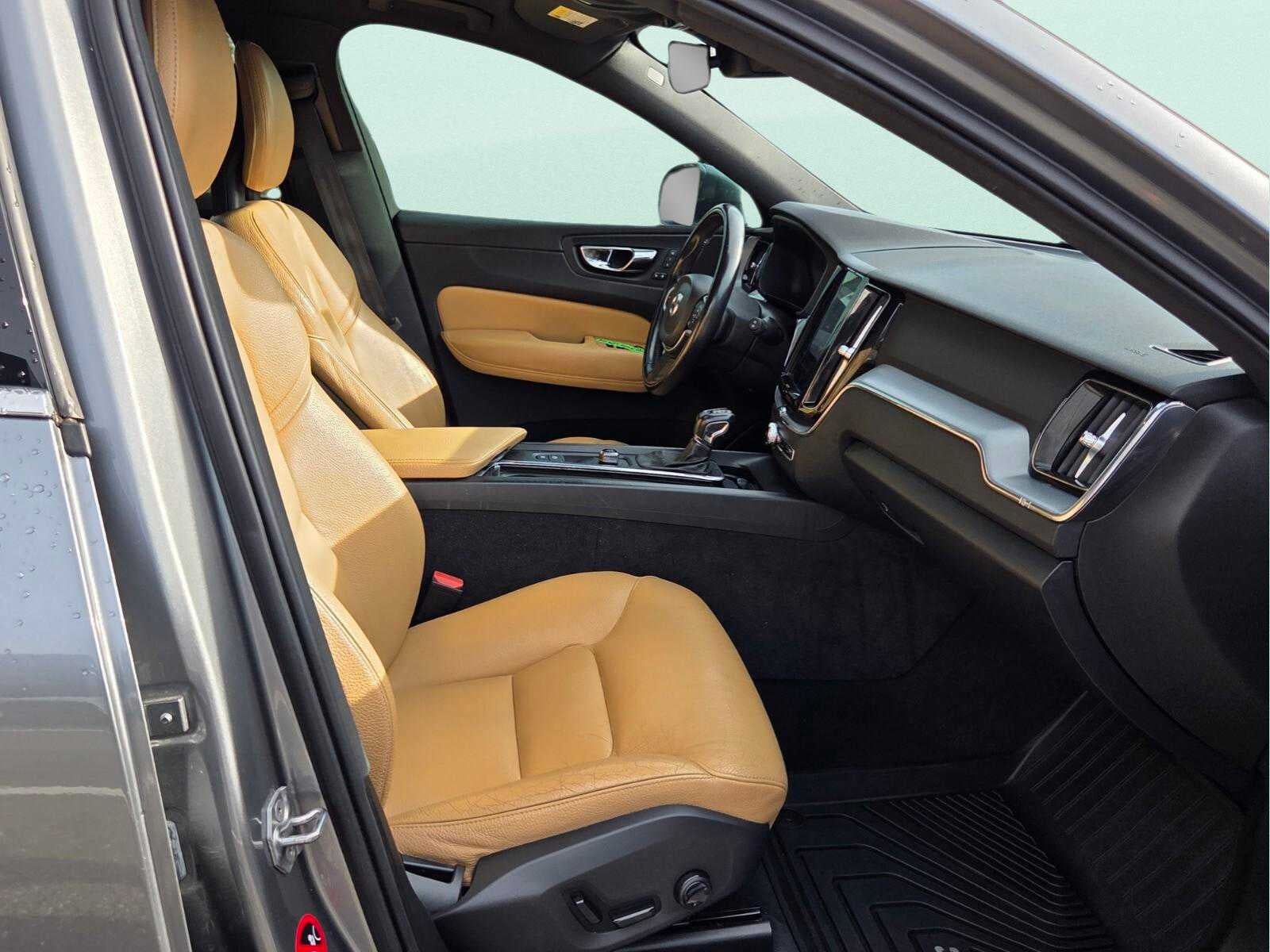 2018 Volvo XC60 T5 AWD Momentum