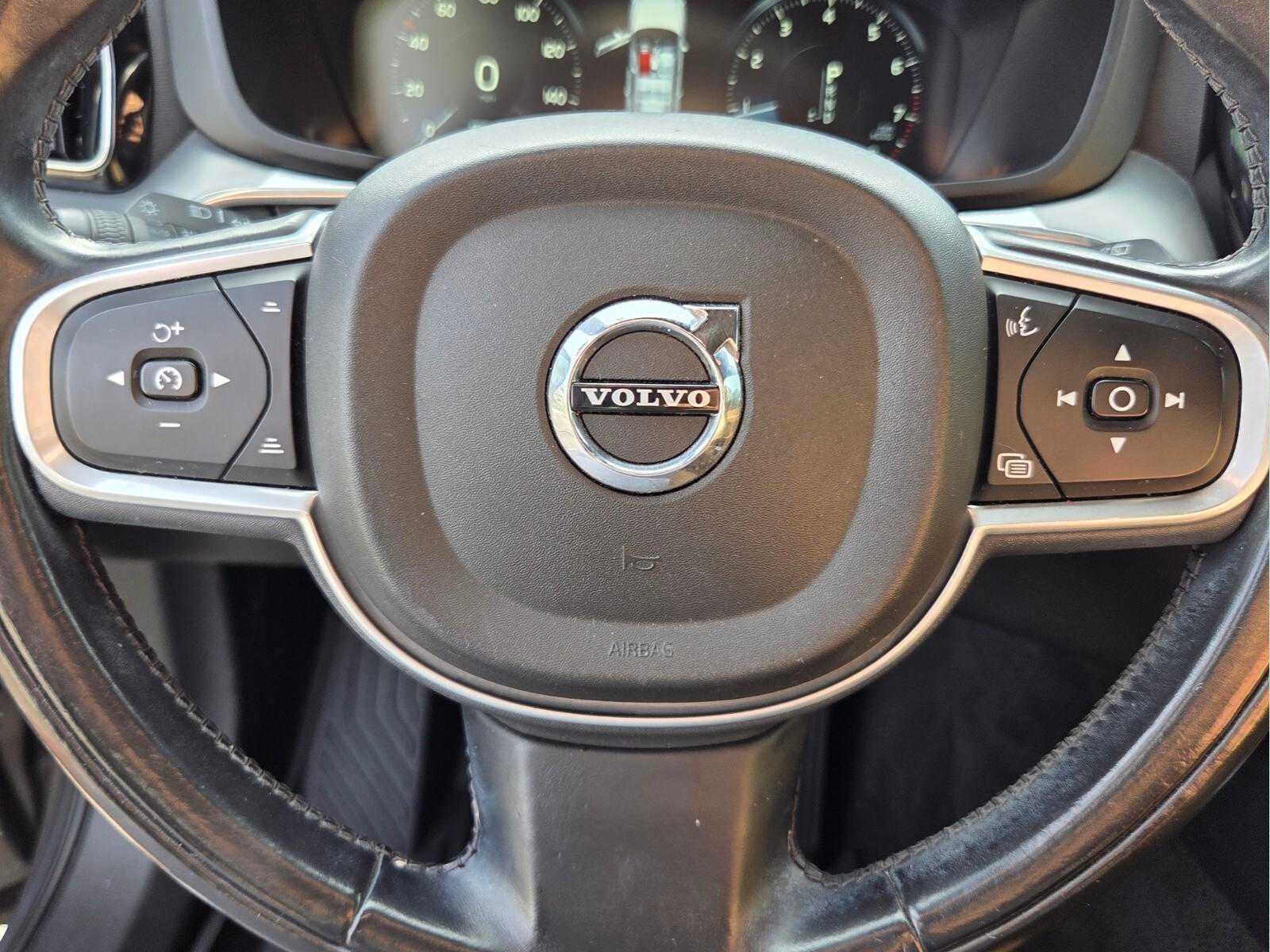 2018 Volvo XC60 T5 AWD Momentum