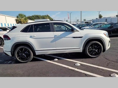 2026 Volkswagen Atlas Cross Sport 2.0T SEL R-Line Black