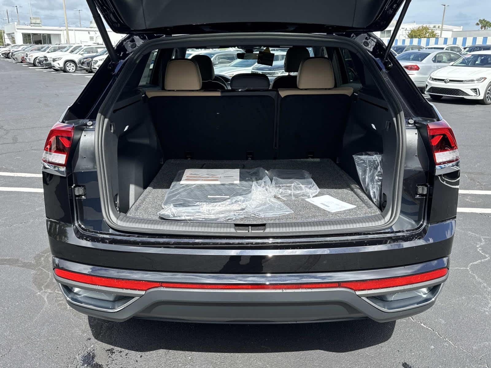 2026 Volkswagen Atlas Cross Sport 2.0T SE