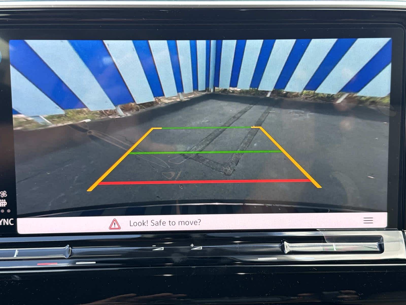 2026 Volkswagen Atlas Cross Sport 2.0T SE