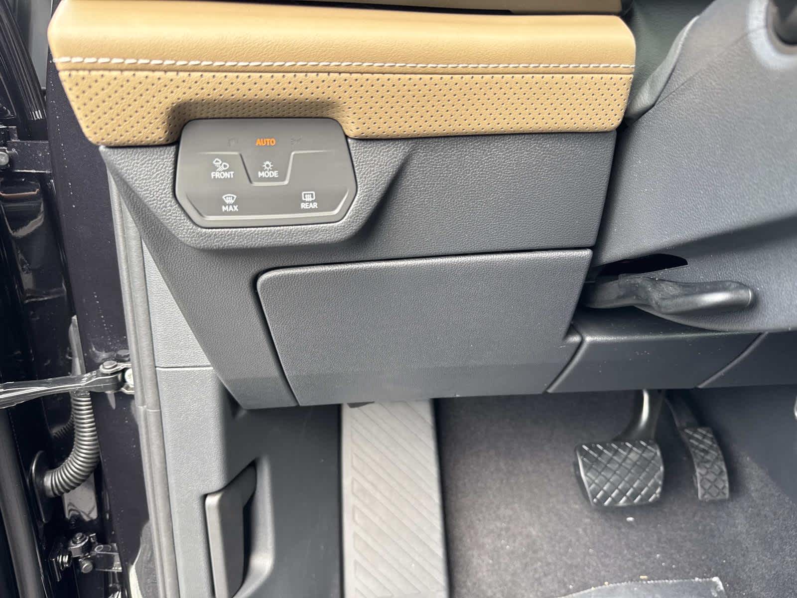 2026 Volkswagen Atlas Cross Sport 2.0T SE