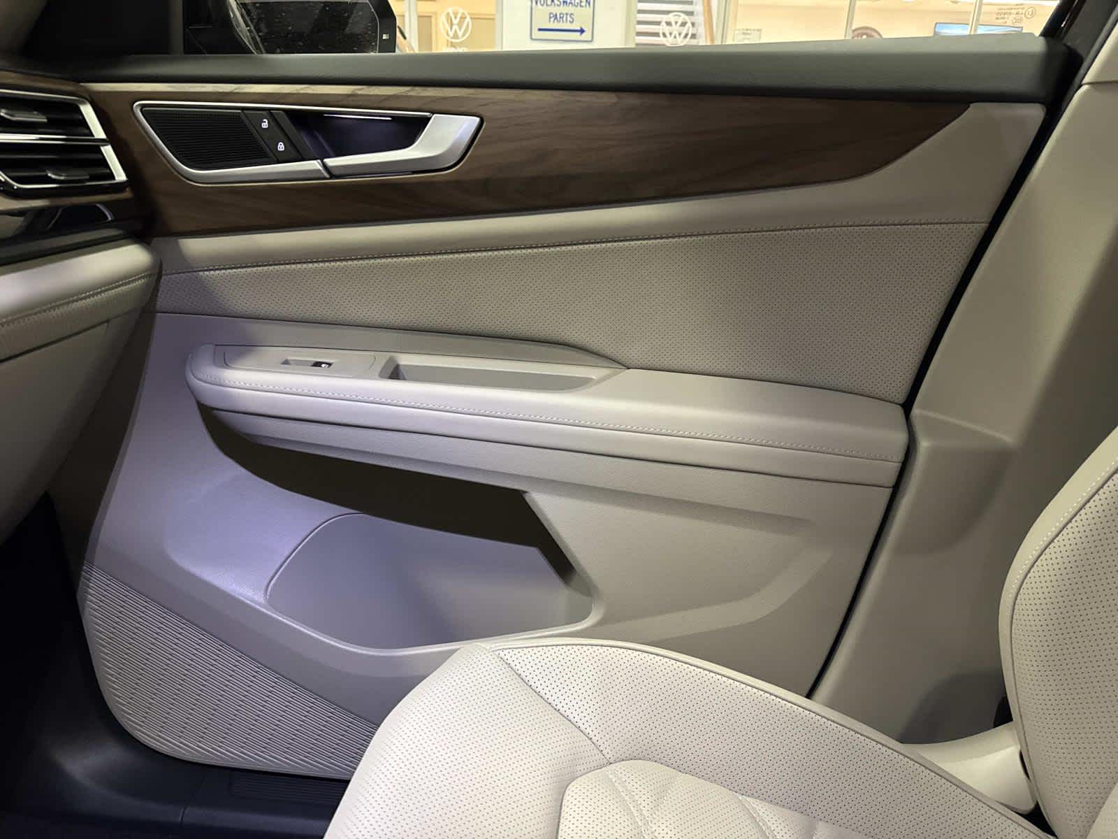 2026 Volkswagen Atlas 2.0T SE