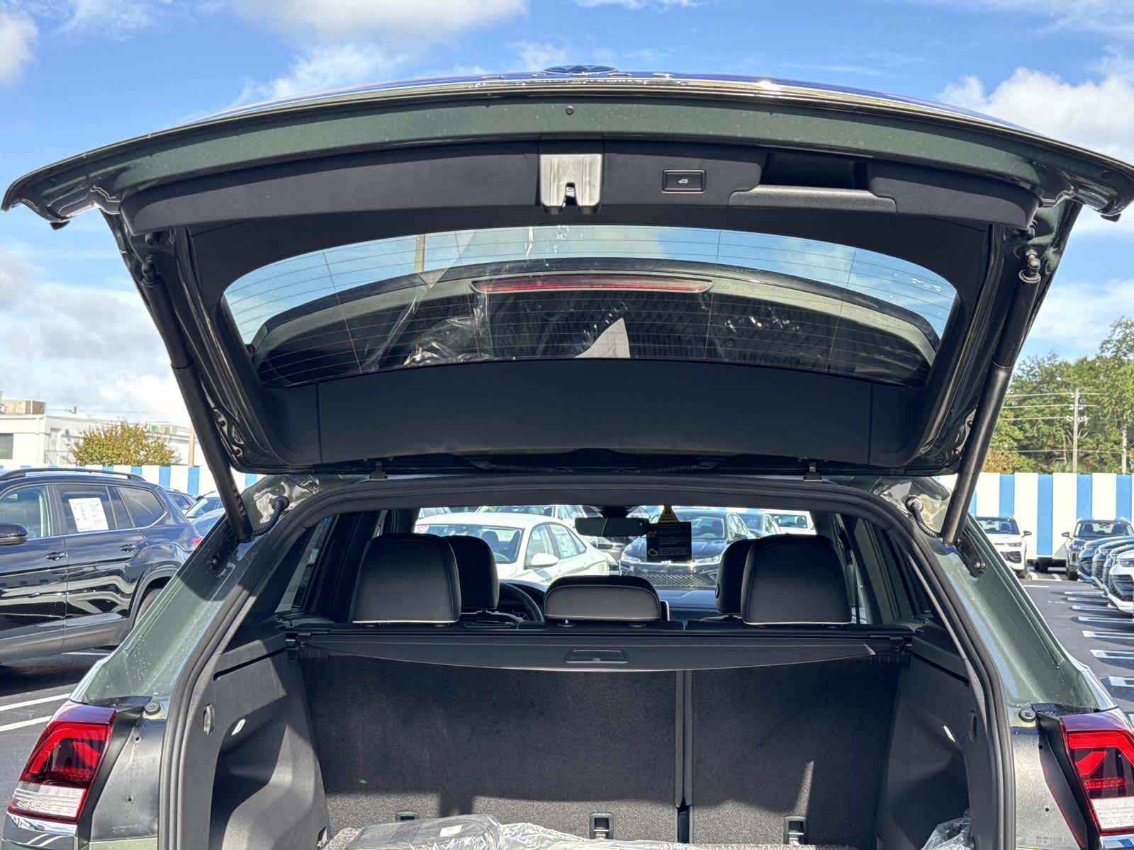 2026 Volkswagen Atlas Cross Sport 2.0T SEL Premium R-Line