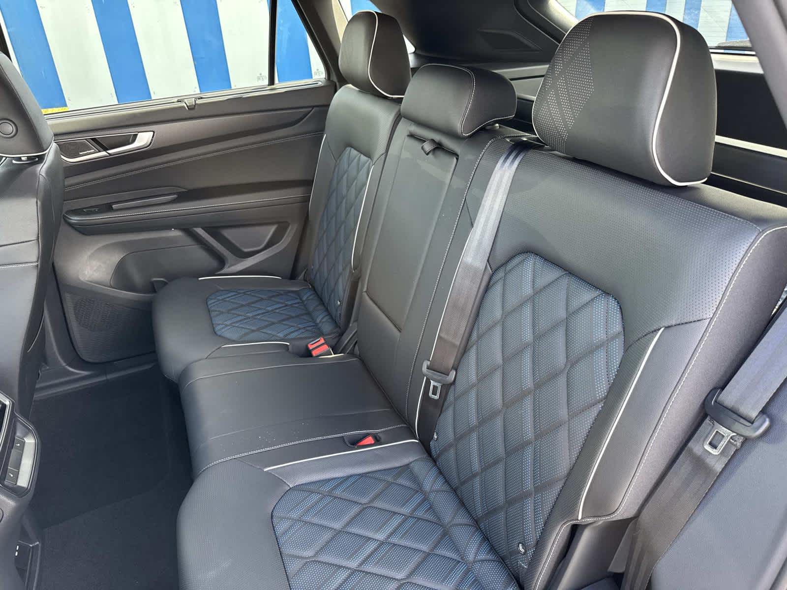 2026 Volkswagen Atlas Cross Sport 2.0T SEL Premium R-Line