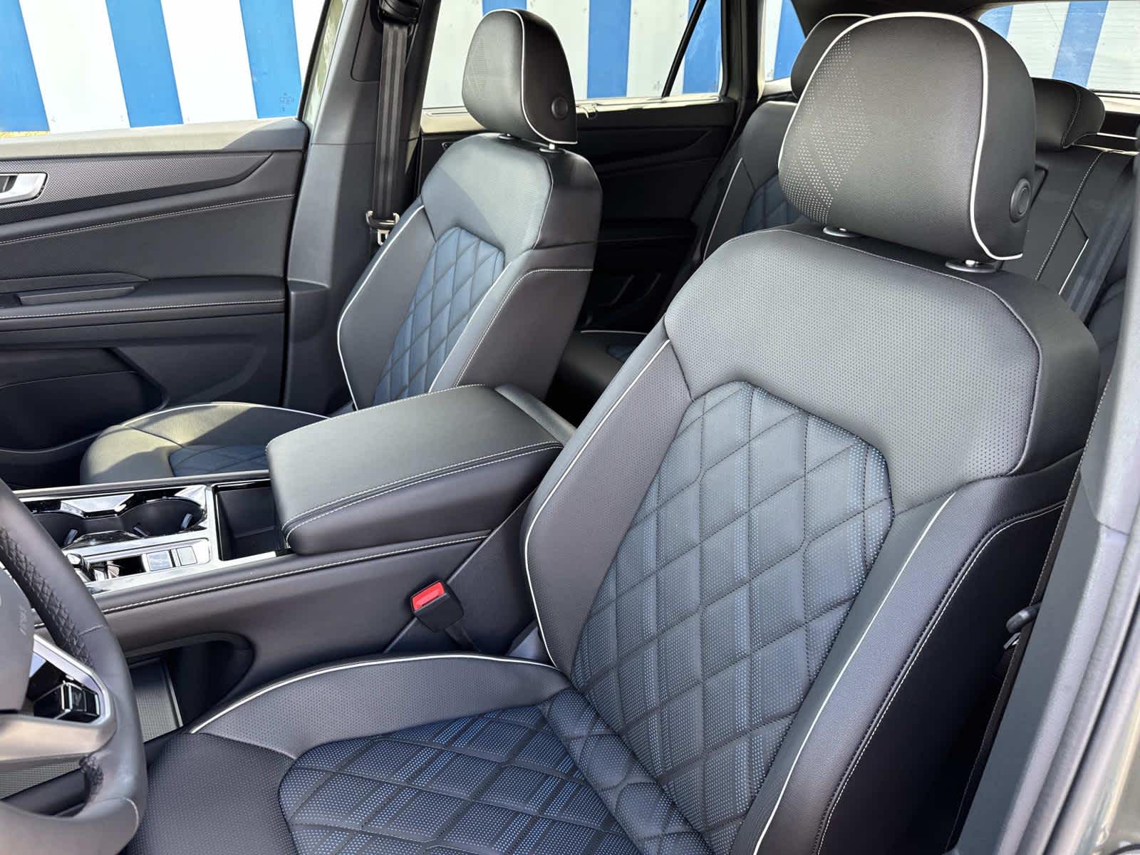 2026 Volkswagen Atlas Cross Sport 2.0T SEL Premium R-Line