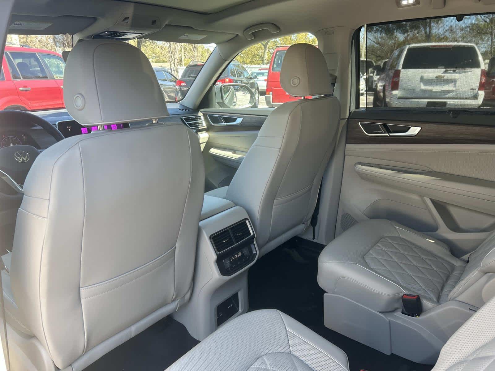 2026 Volkswagen Atlas 2.0T SEL Premium R-Line