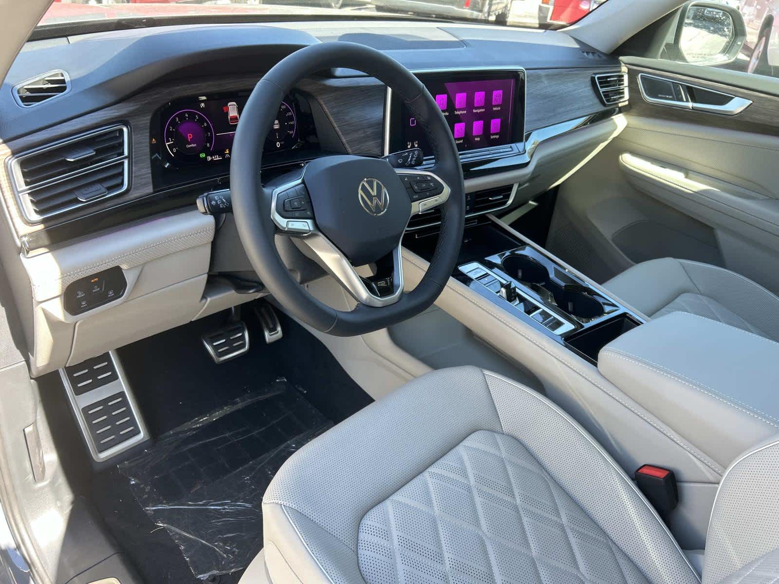 2026 Volkswagen Atlas 2.0T SEL Premium R-Line