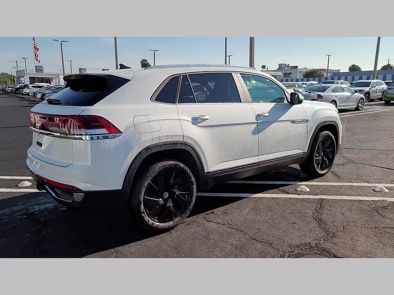 2026 Volkswagen Atlas Cross Sport 2.0T SE w/Technology