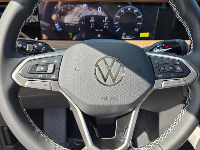 2027 Volkswagen Atlas SE w/Technology