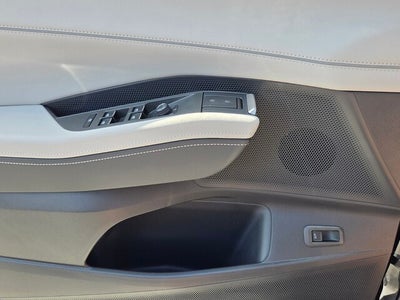 2027 Volkswagen Atlas SE w/Technology