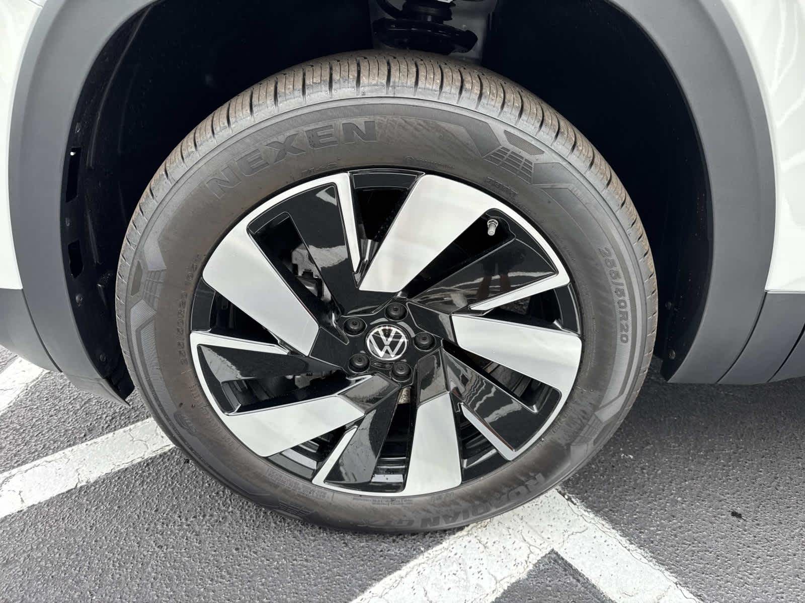 2026 Volkswagen Atlas Cross Sport 2.0T SE w/Technology