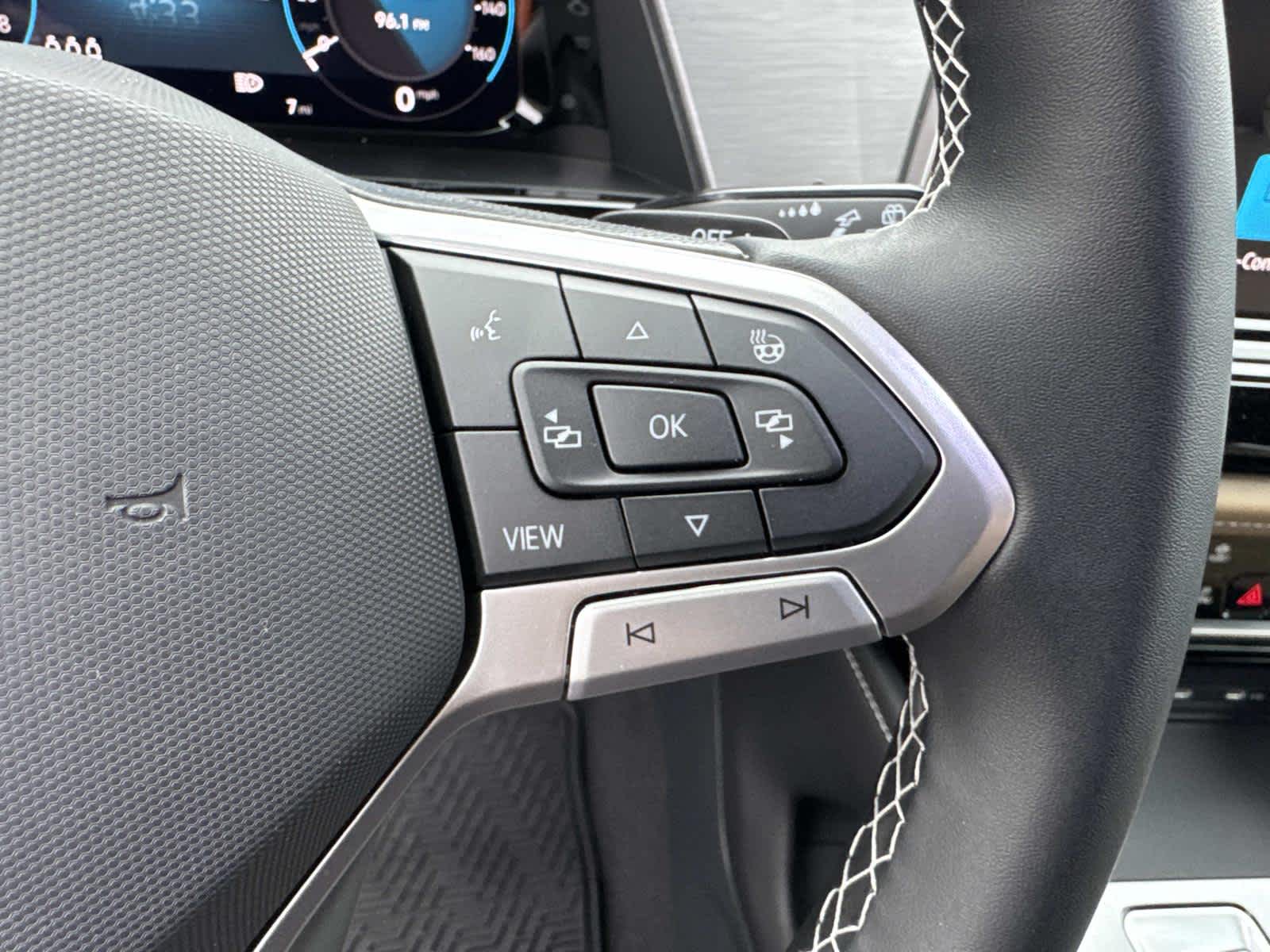 2026 Volkswagen Atlas Cross Sport 2.0T SE w/Technology