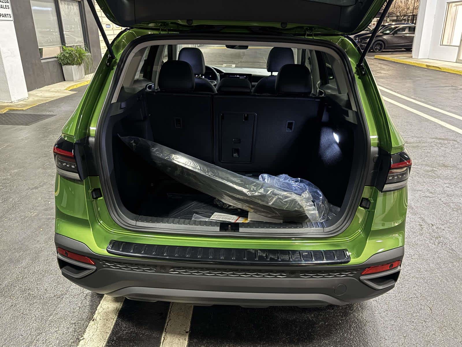 2026 Volkswagen Taos SE Black