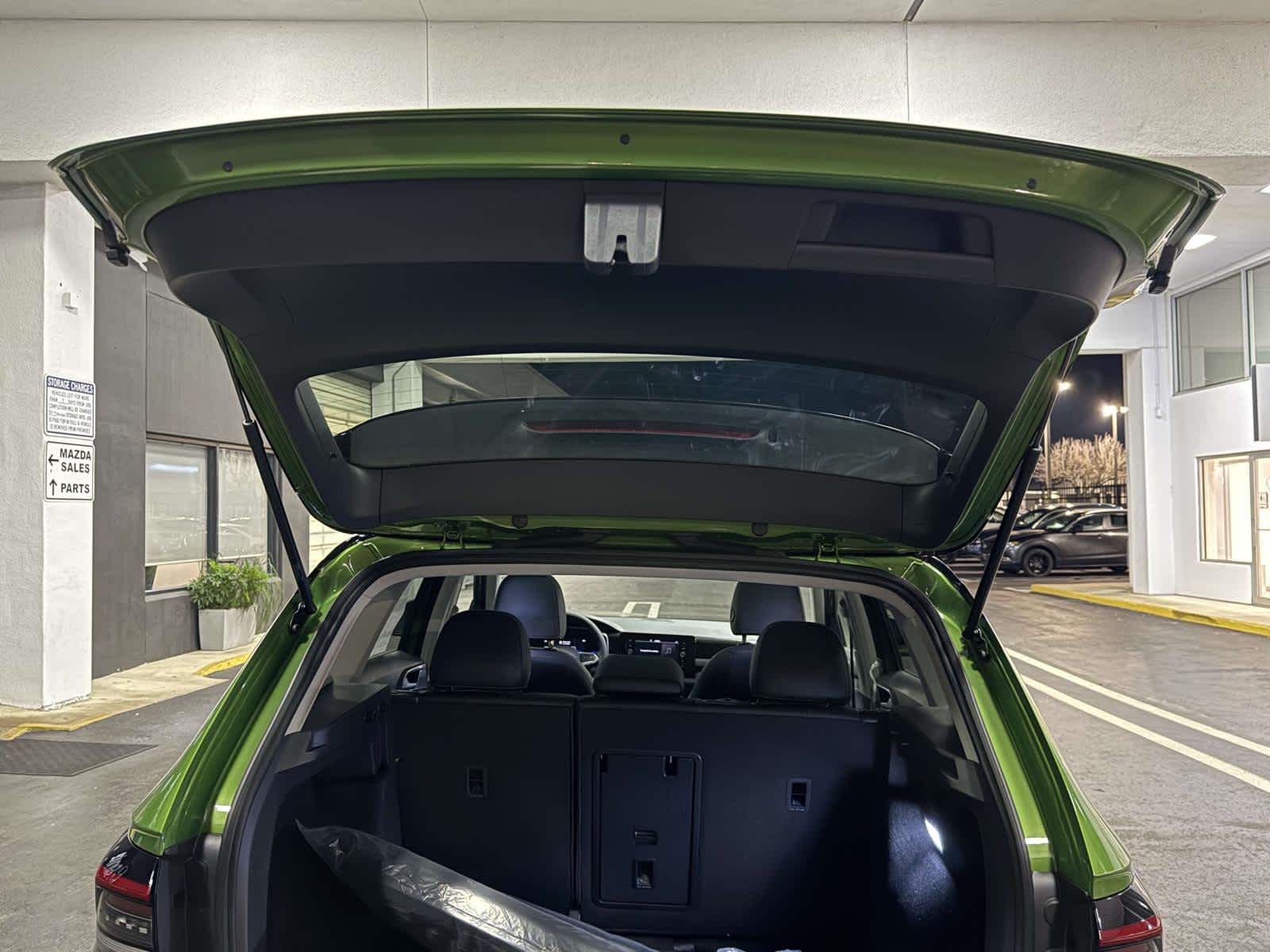 2026 Volkswagen Taos SE Black