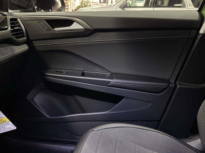 2026 Volkswagen Taos SE Black