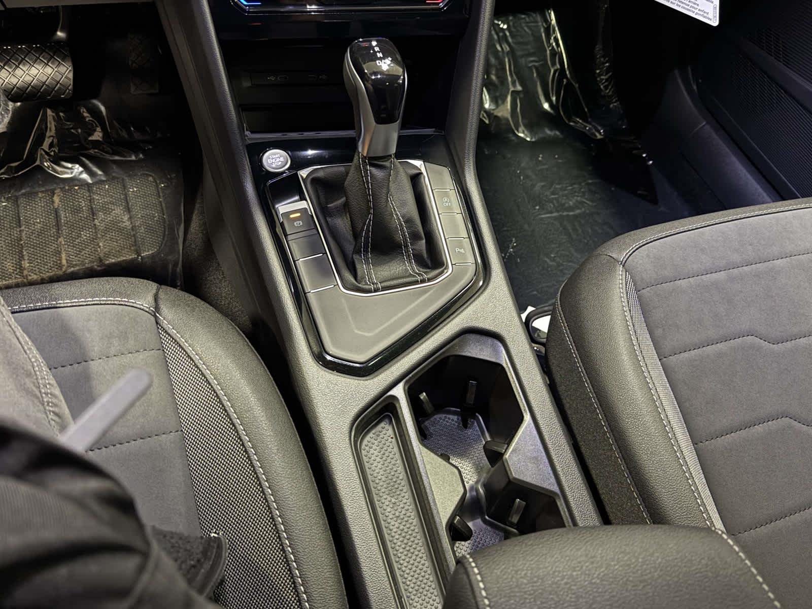 2026 Volkswagen Taos SE Black