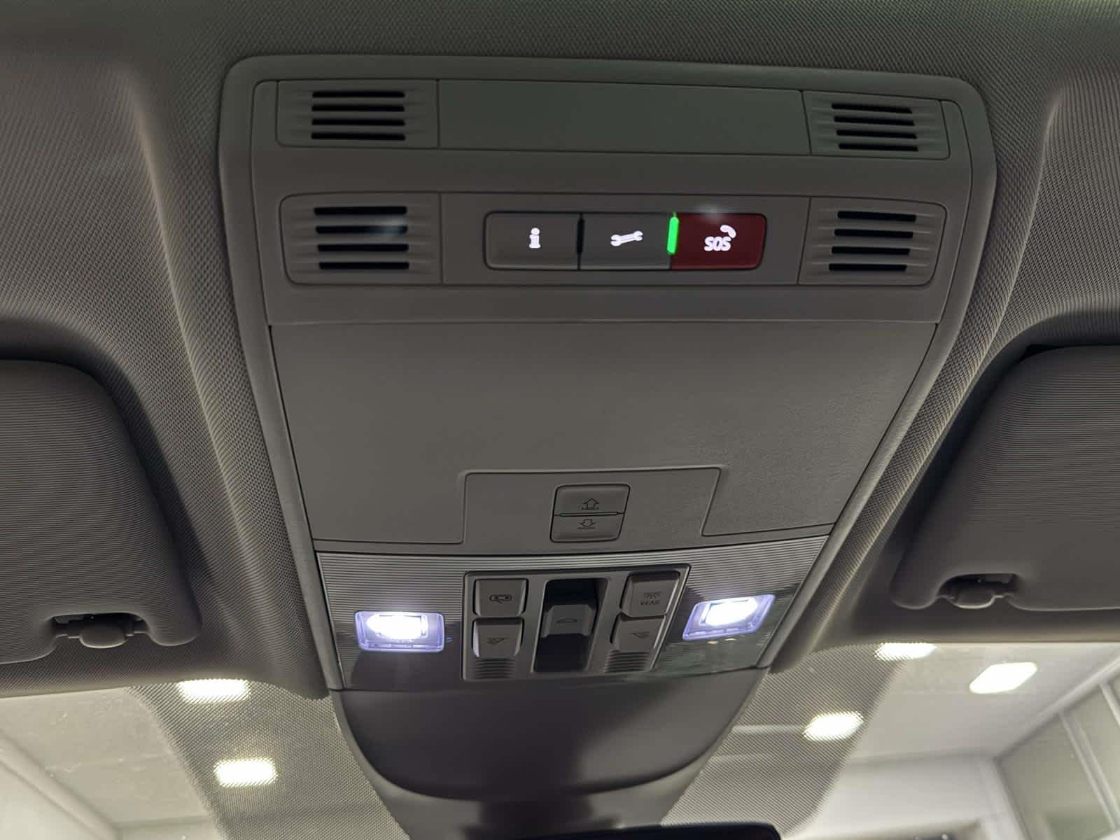 2026 Volkswagen Taos SE Black