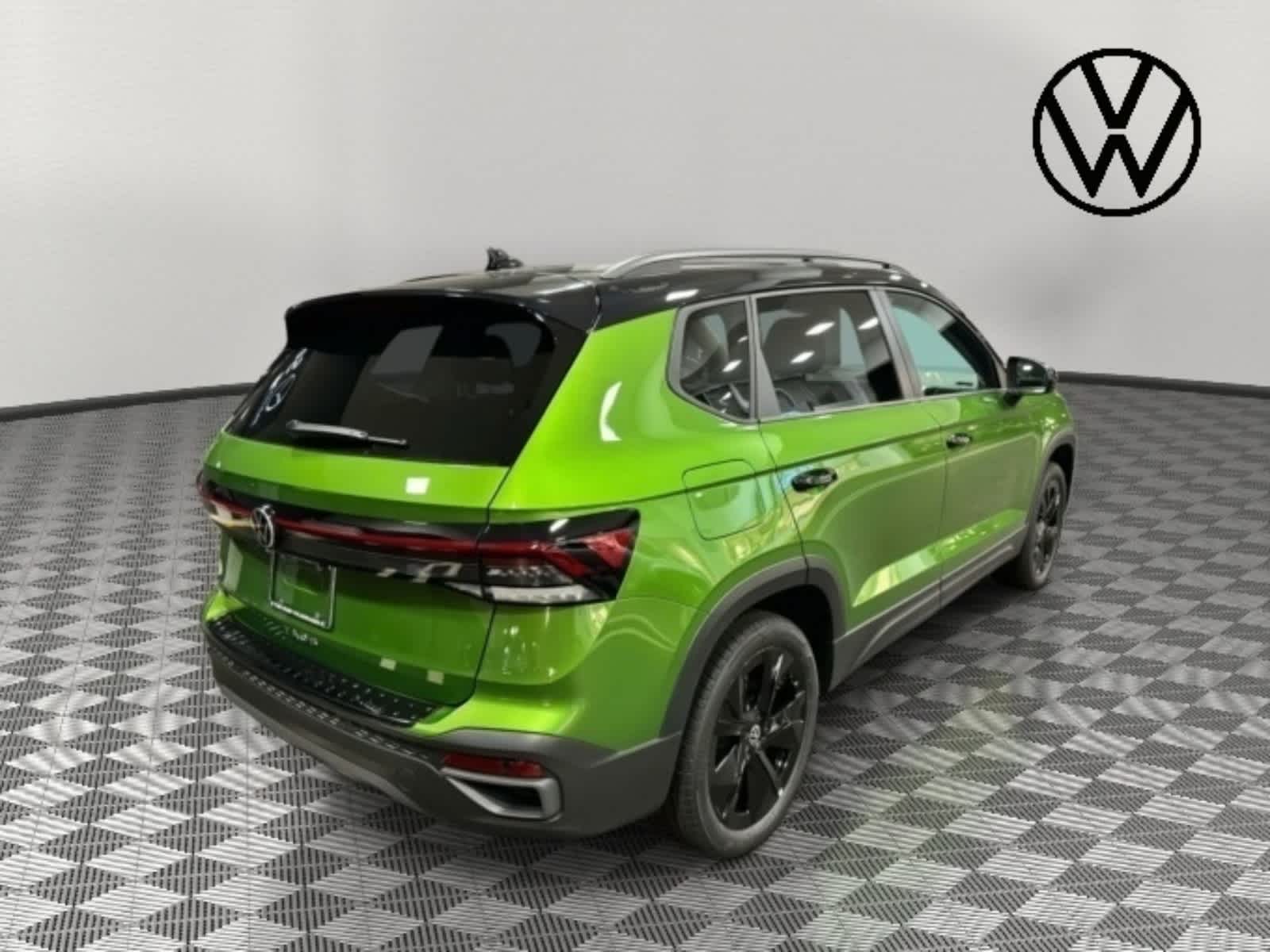 2026 Volkswagen Taos SE Black