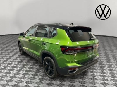 2026 Volkswagen Taos SE Black