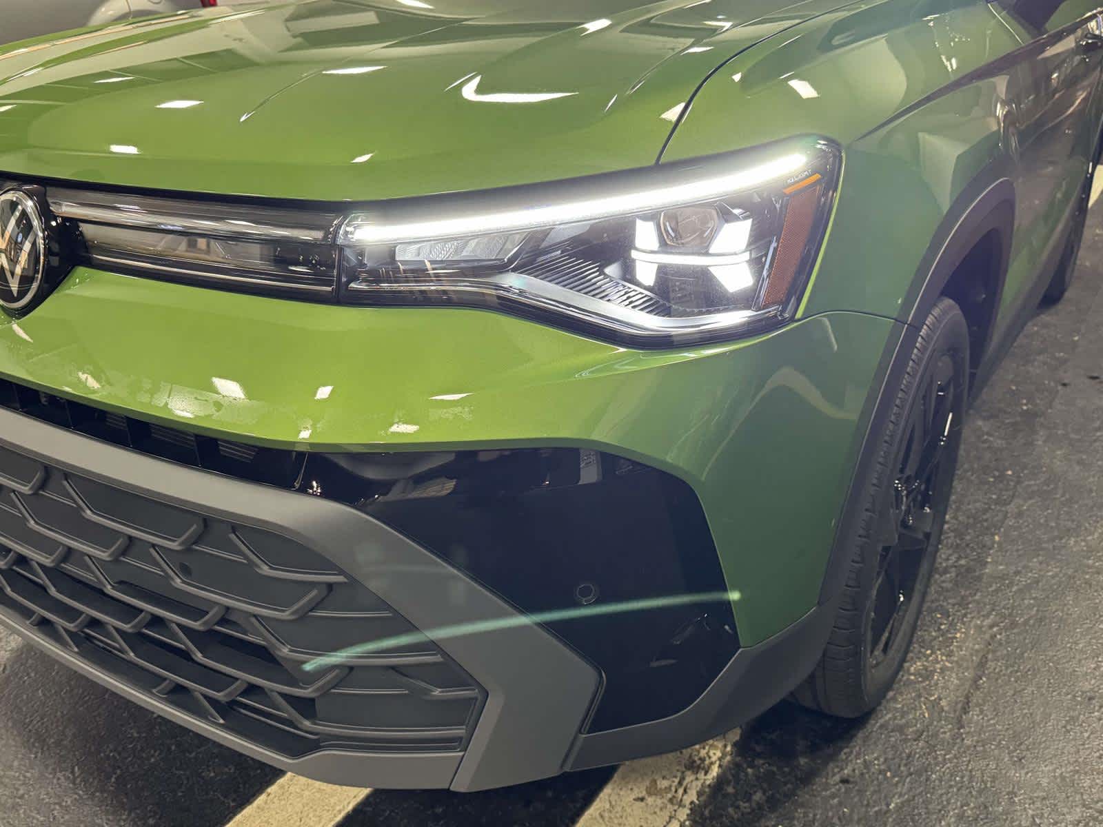 2026 Volkswagen Taos SE Black